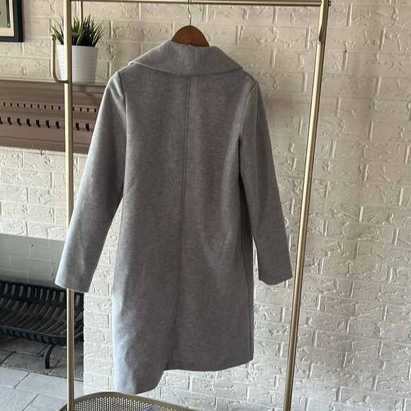 Beautiful Gray Lightweight Coat - Picture 4 of 5